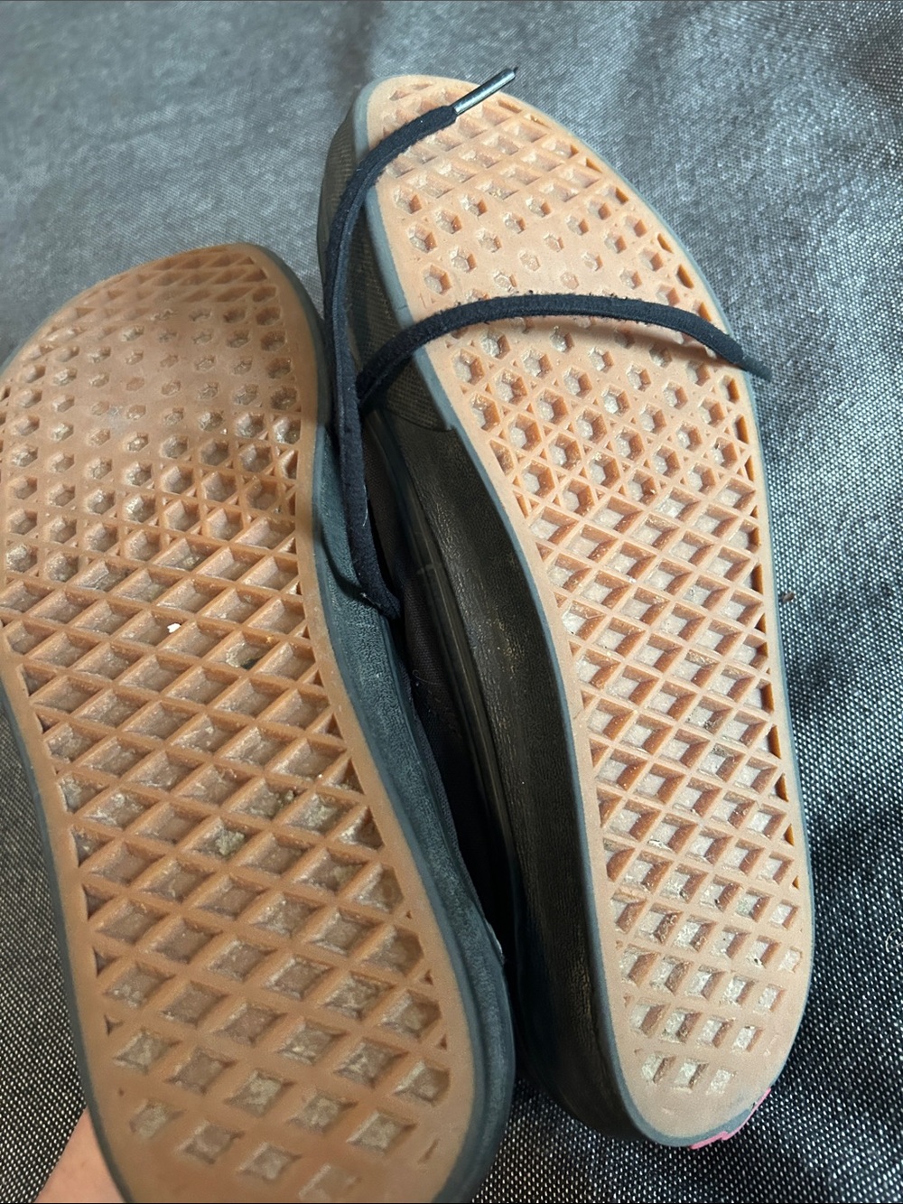 Vans Men's Old Skool Sneakers - Picture 4 of 6